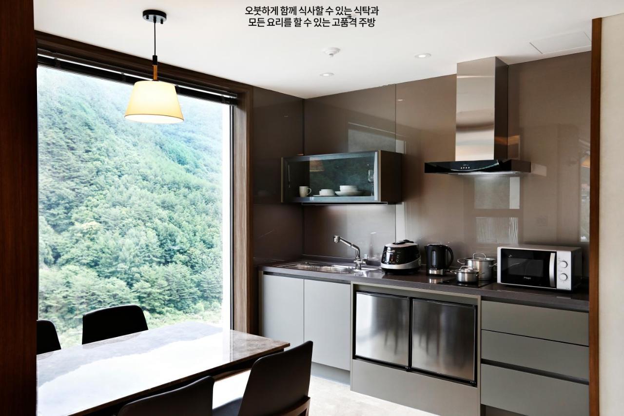 Pine Forest Jeongseon Alpine Resort Eksteriør billede