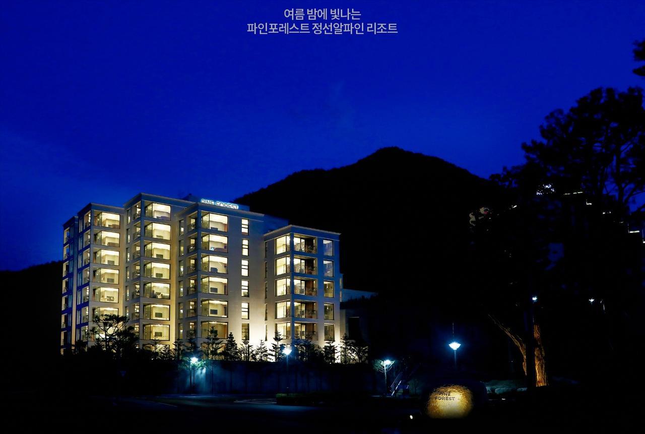 Pine Forest Jeongseon Alpine Resort Eksteriør billede