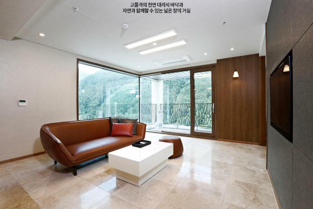 Pine Forest Jeongseon Alpine Resort Eksteriør billede